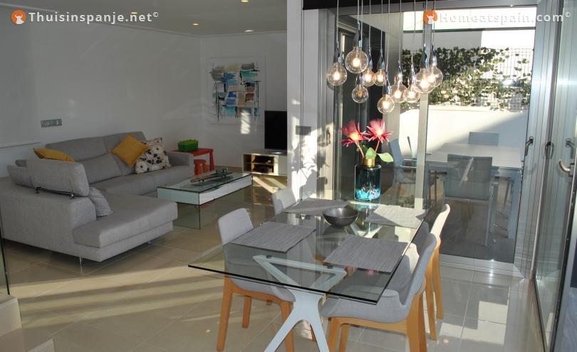 Villa for rent and your holiday in Villamartin Spain.